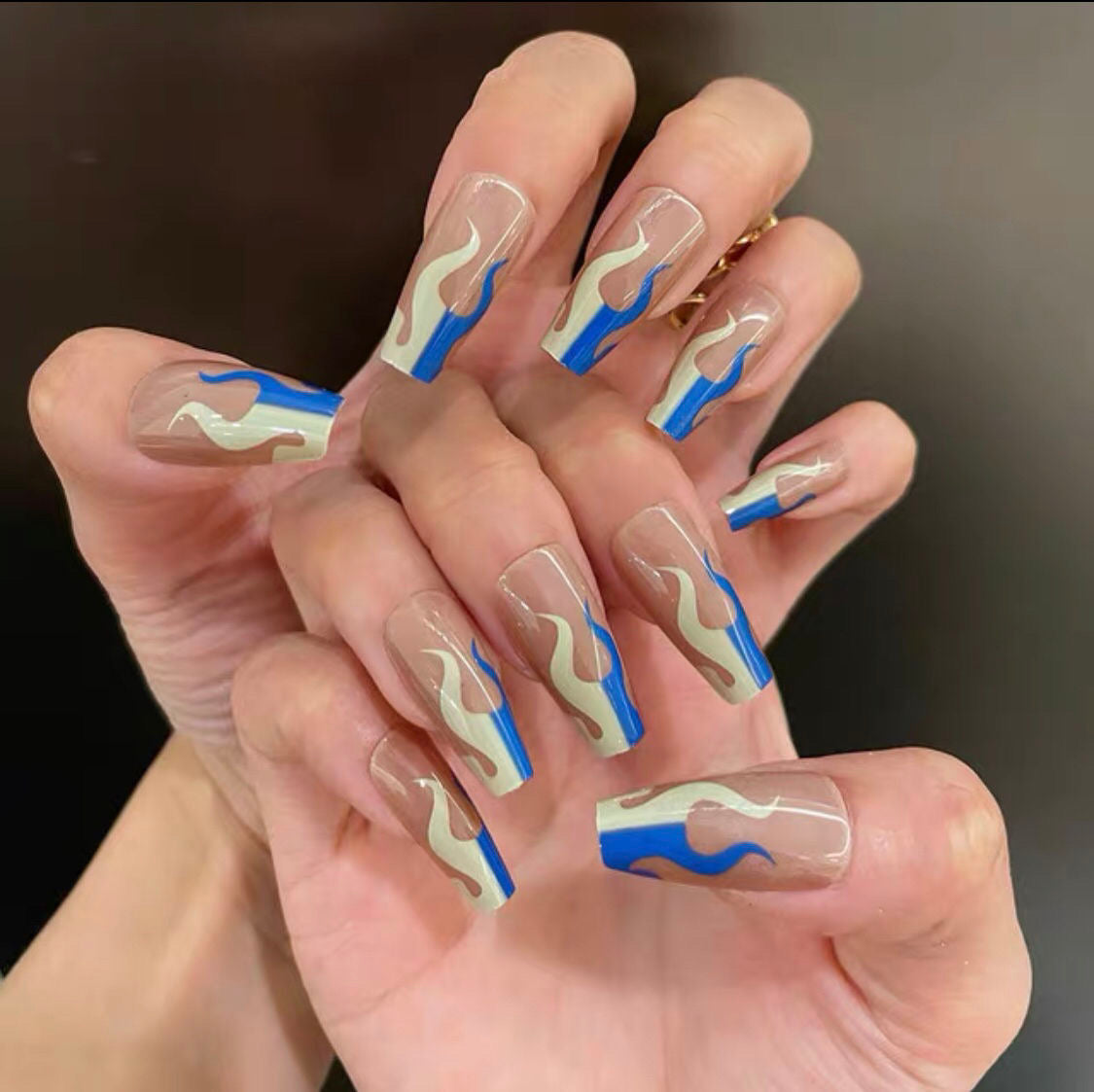 Press on nails